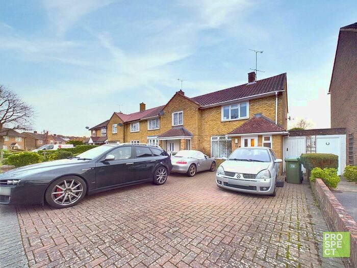 2 Bedroom End Of Terrace House To Rent In Trumbull Road, Bracknell, Berkshire, RG42