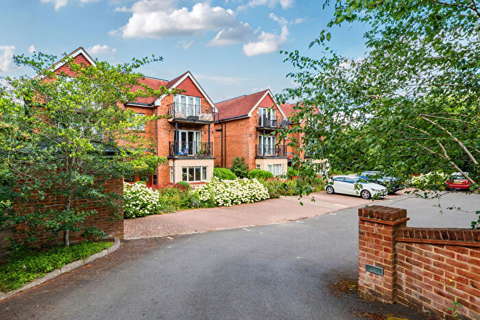 2 Bedroom Flat For Sale In Epsom Road, Guildford, GU1