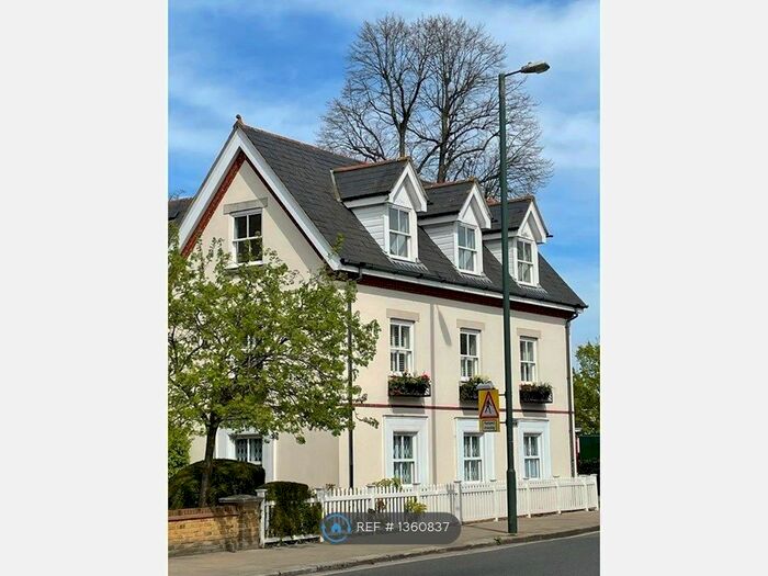 2 Bedroom Flat To Rent In Hampton Road, Twickenham, TW2