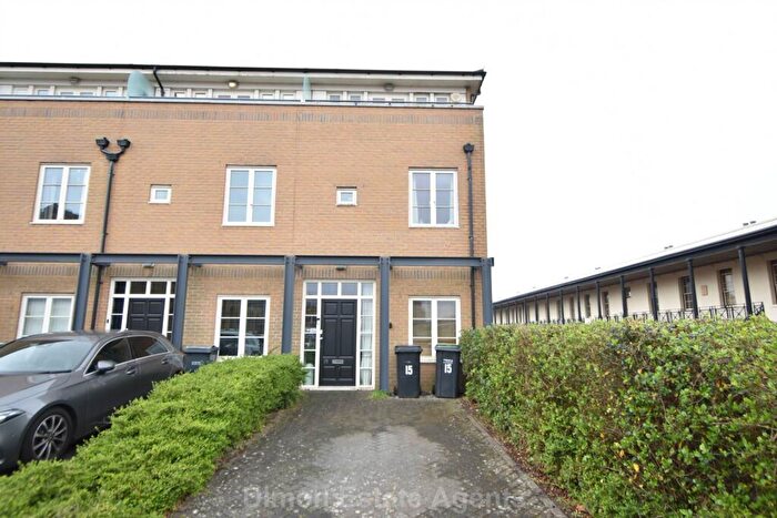 4 Bedroom End Of Terrace House For Sale In Frankton Way, Gosport, PO12