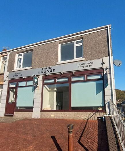 1 Bedroom Flat To Rent In A New Road Skewen, Neath, SA10