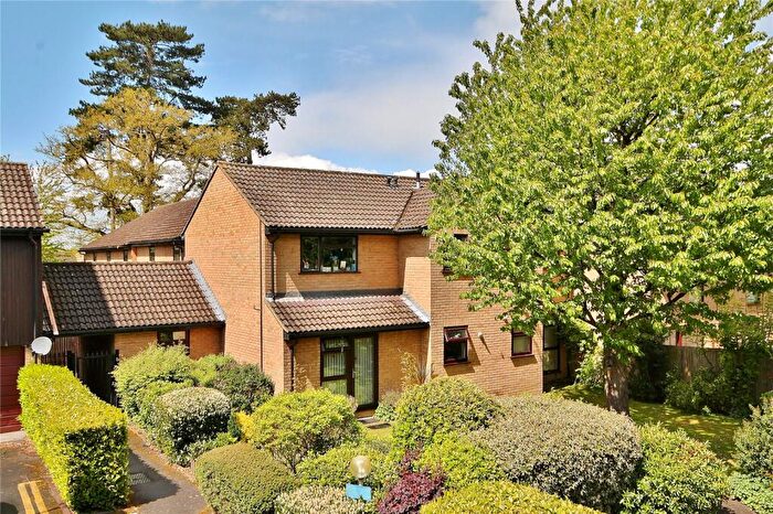2 Bedroom Apartment For Sale In Inkerman Road, Knaphill, Woking, Surrey, GU21