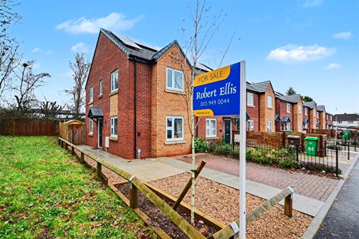 2 Bedroom Town House For Sale In Hedgerow Close, Bilborough, NG8