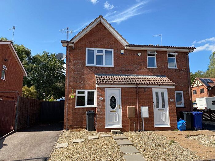 2 Bedroom Semi-Detached House To Rent In Fieldfare Close, Cradley Heath, B64