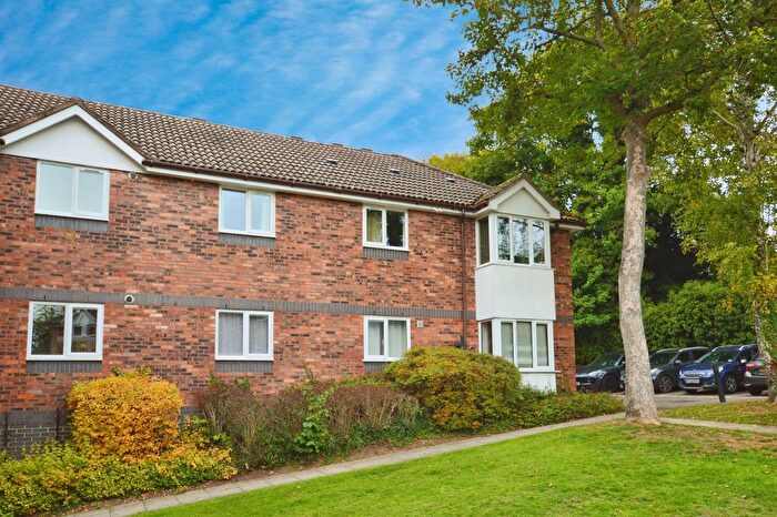 2 Bedroom Flat To Rent In Millers Rise, St Albans, AL1