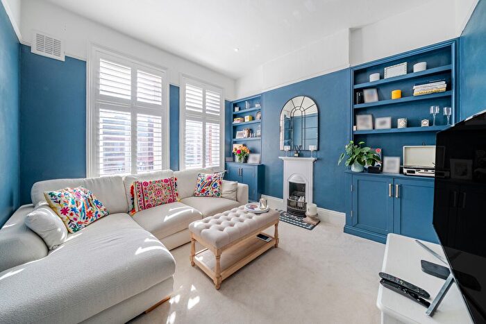 3 Bedroom Maisonette For Sale In Lydhurst Avenue, Streatham, London, SW2