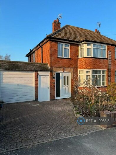 3 Bedroom Semi-Detached House To Rent In Ruskington Drive, Wigston, LE18