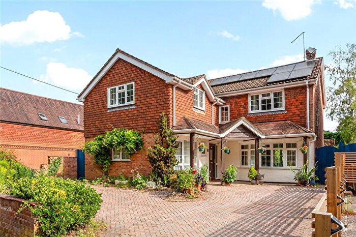 6 Bedroom Detached House For Sale In Liphook Road, Whitehill, GU35