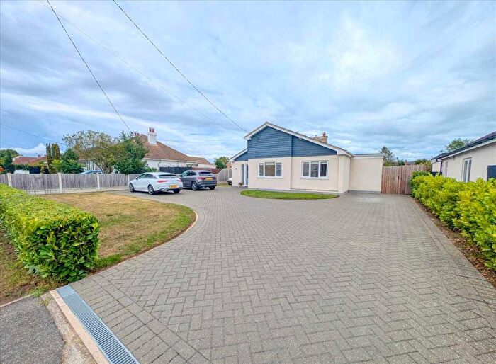 3 Bedroom Bungalow For Sale In St Clairs Road, St Osyth, CO16
