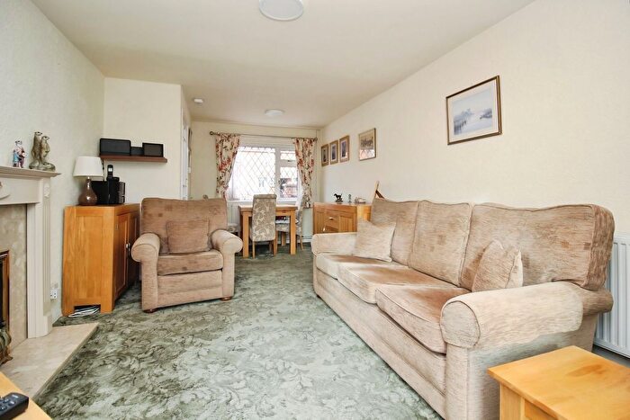 3 Bedroom Semi-Detached House For Sale In Mostyn Avenue, Syston, LE7