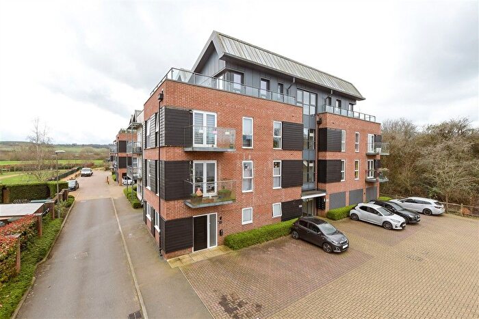 2 Bedroom Flat For Sale In The Kilns, Redhill, Surrey, RH1