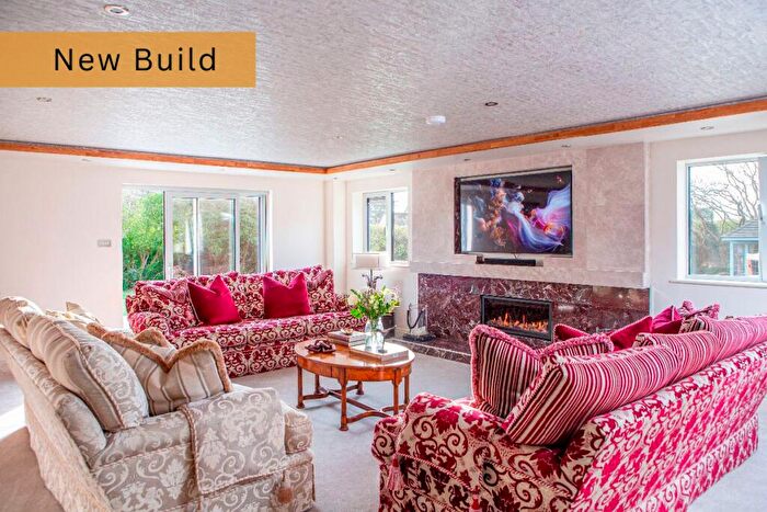 4 Bedroom Detached House For Sale In The Ridgeway, Eastbourne, BN20