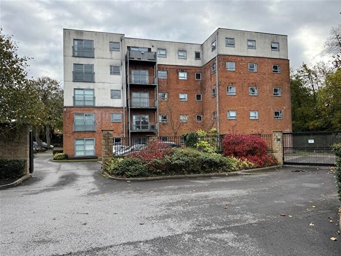 2 Bedroom Flat For Sale In Stamford Street East, Ashton-Under-Lyne, OL6