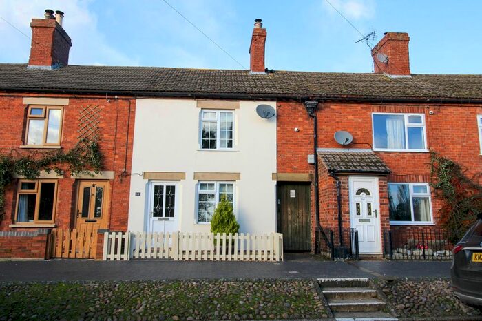 2 Bedroom Terraced House To Rent In High Street, Braunston, Daventry, NN11