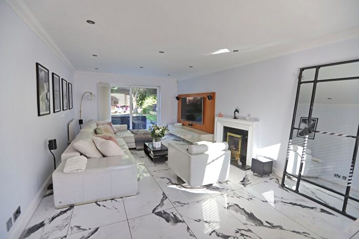 4 Bedroom Detached House For Sale In Ash Grove, Prestwich, M25