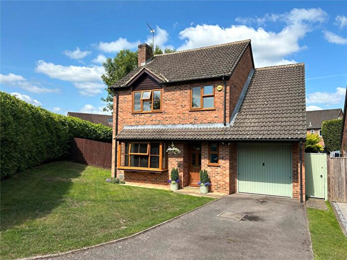 4 Bedroom Detached House For Sale In Chervil Way, Burghfield Common, Reading, RG7