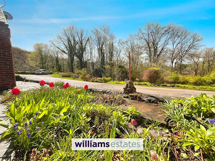 2 Bedroom Detached Bungalow For Sale In Village Road, Mold, CH7
