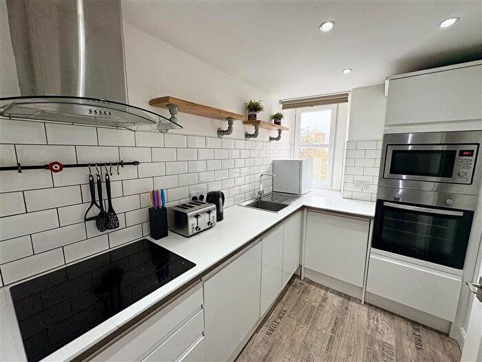 2 Bedroom Flat To Rent In Union Place, Dundee, DD2