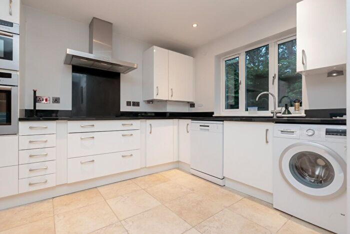 2 Bedroom Flat To Rent In Peninsula Heights, Bessborough Road, Canford Cliffs, BH13