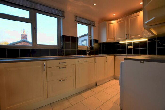 2 Bedroom Apartment To Rent In Old Hall Street, Macclesfield, SK10