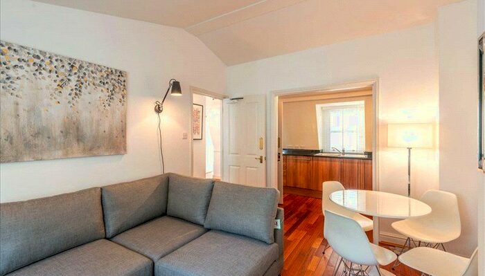 2 Bedroom Flat To Rent In Nottingham Place, London, W1U