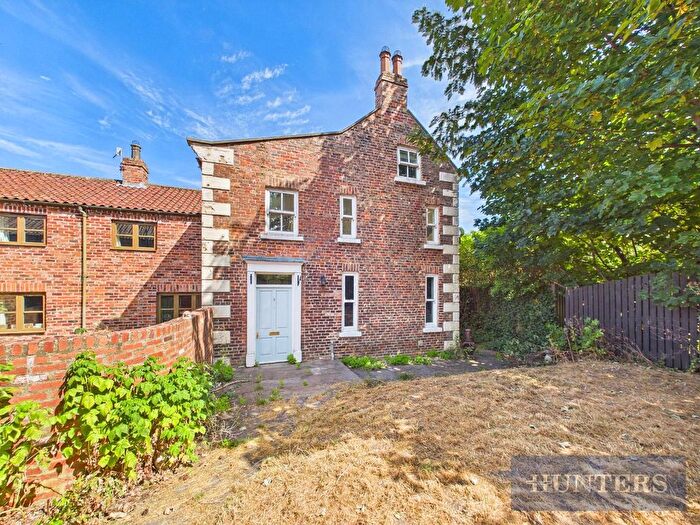4 Bedroom End Of Terrace House For Sale In Stack Yard Lane, Staxton, Scarborough, YO12