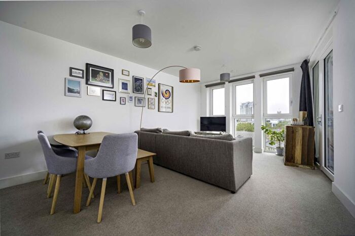 2 Bedroom Flat To Rent In Blackfriars Road, London, SE1