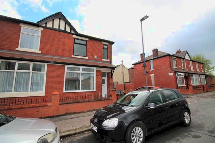 3 Bedroom Property To Rent In Bluestone Road, Manchester, M40