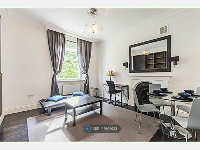 2 Bedroom Flat To Rent In St. Georges Square, London, SW1V