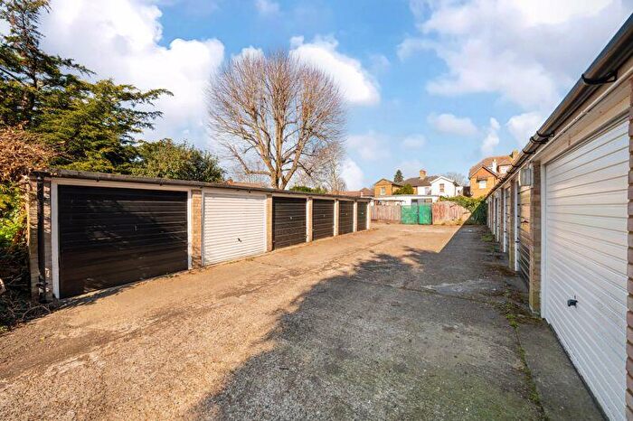 2 Bedroom Flat To Rent In Cheam Road, Sutton, SM1