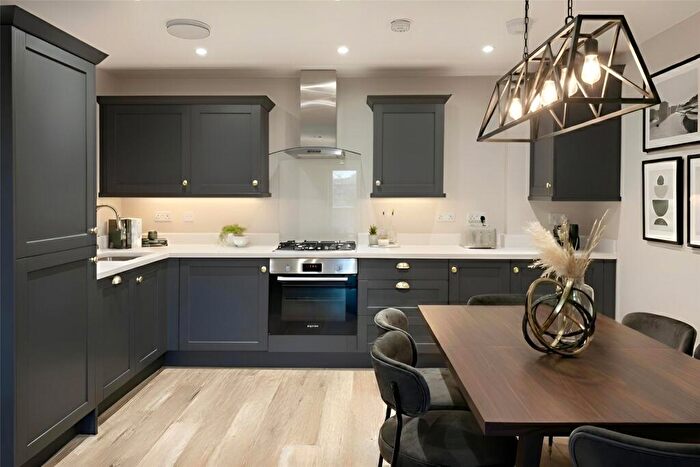 2 Bedroom Apartment For Sale In Alphington, Exeter, Devon, EX2