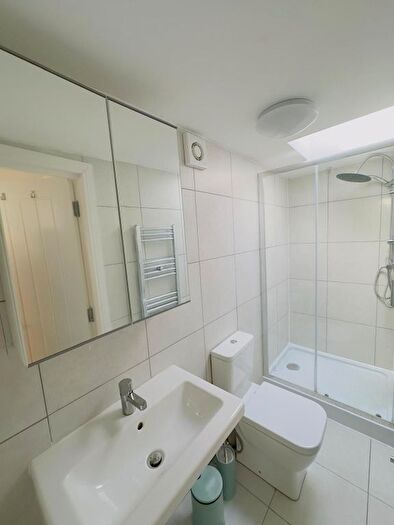 6 Bedroom Semi-Detached House To Rent In Divinity Road, Oxford, OX4