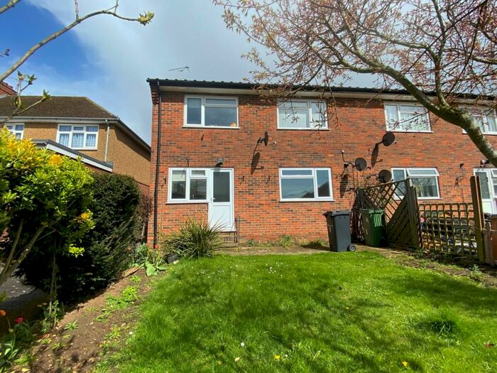 2 Bedroom Apartment To Rent In Vintners Way, Weavering, Maidstone, ME14