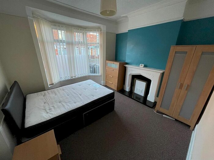 2 Bedroom Flat To Rent In Worthing Street, Hull, HU5