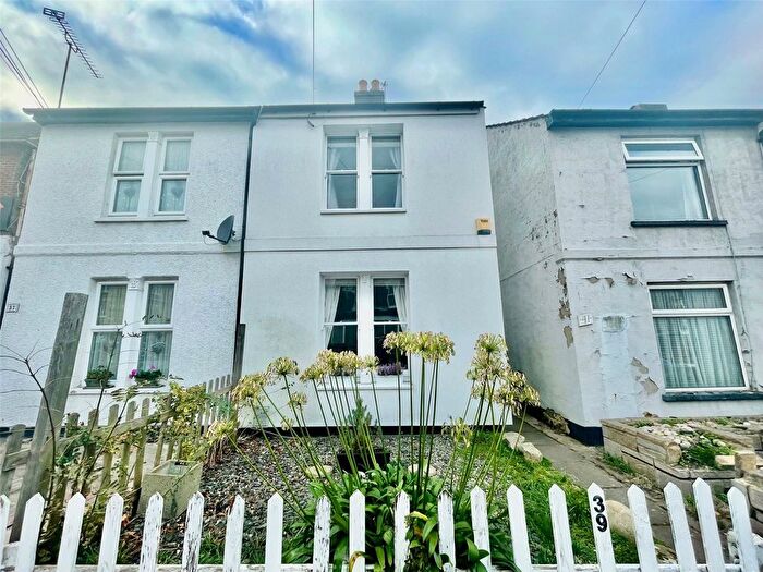 2 Bedroom Semi-Detached House To Rent In Birkbeck Road, Sidcup, Kent, DA14