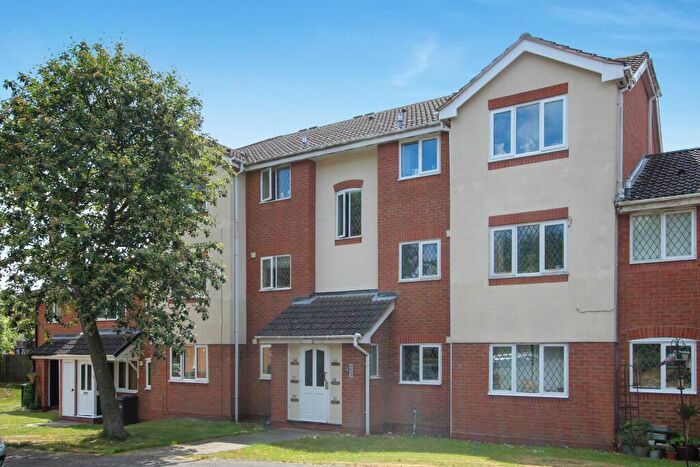 2 Bedroom Flat For Sale In Ash Drive, DE12