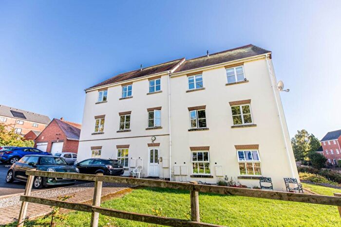 2 Bedroom Apartment For Sale In Hilly Orchard, Cainscross, Stroud, GL5