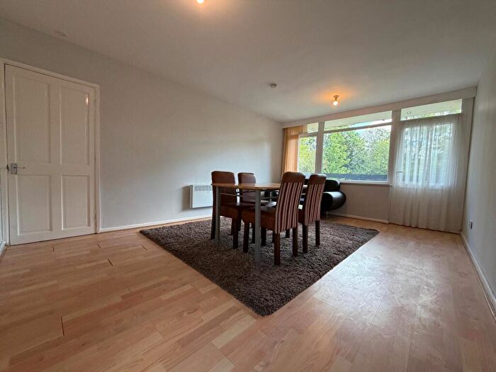 2 Bedroom Flat To Rent In Hermitage Road, Birmingham, B15