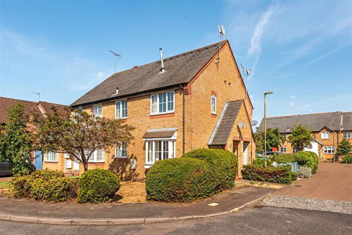 1 Bedroom Terraced House For Sale In Canterbury Close, Banbury - No Upward Chain, OX16