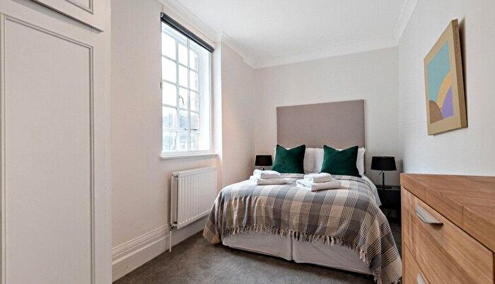 2 Bedroom Apartment To Rent In Strathmore Court, Park Road, NW8