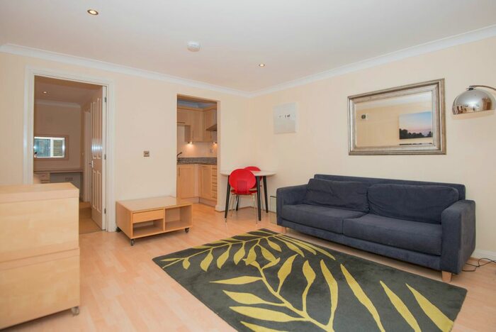 1 Bedroom Flat To Rent In Kew Gardens Road, Richmond, TW9