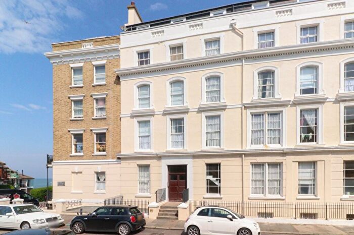 3 Bedroom Flat For Sale In Royal Crescent, Margate, Kent, CT9