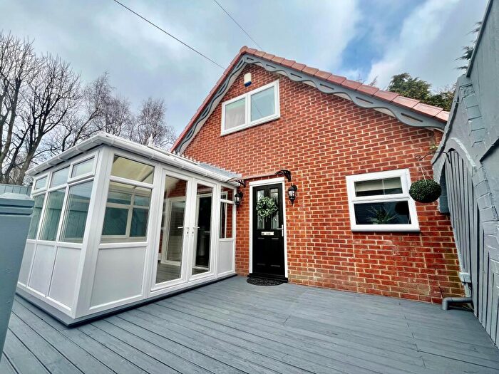 2 Bedroom House To Rent In Blue Hill Lane, Leeds, LS12