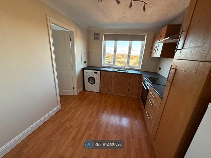 2 Bedroom Flat To Rent In Hoyland Road, Hoyland, Barnsley, S74