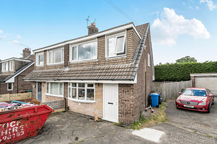 3 Bedroom Semi-Detached House For Sale In Ashurst Road, Leyland, PR25