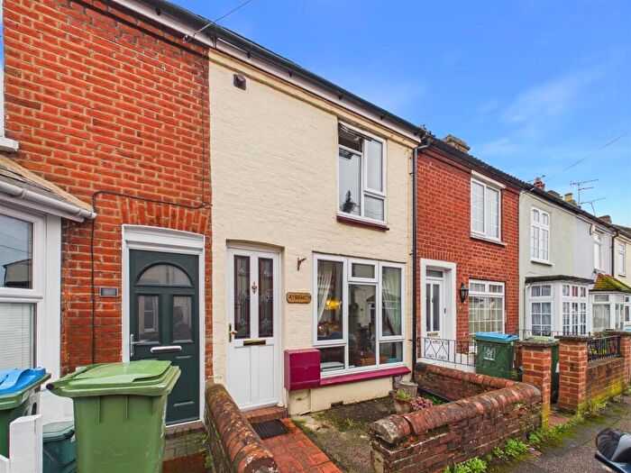 2 Bedroom Terraced House For Sale In Albert Street, Aylesbury, Buckinghamshire, HP20