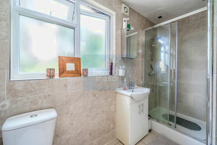 2 Bedroom Flat To Rent In Dollis Road, London, N3