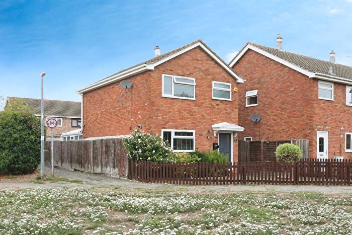 3 Bedroom Detached House For Sale In Willow Bank Walk, Leighton Buzzard, LU7