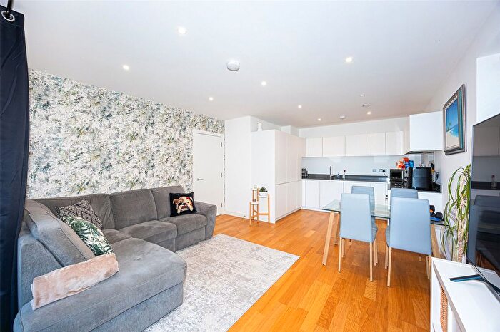 1 Bedroom Flat For Sale In Samara Drive, Southall, UB1