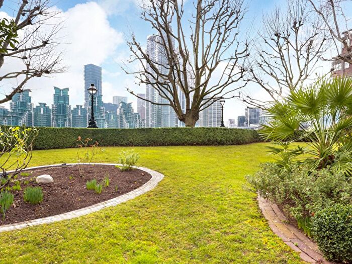 2 Bedroom Flat For Sale In Grosvenor Road, London, SW1V